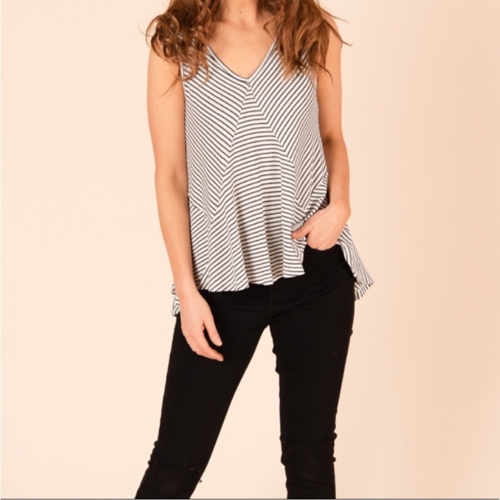 🍂Agnes & Dora Paneled Swing Tank Size XL - Picture 3 of 6